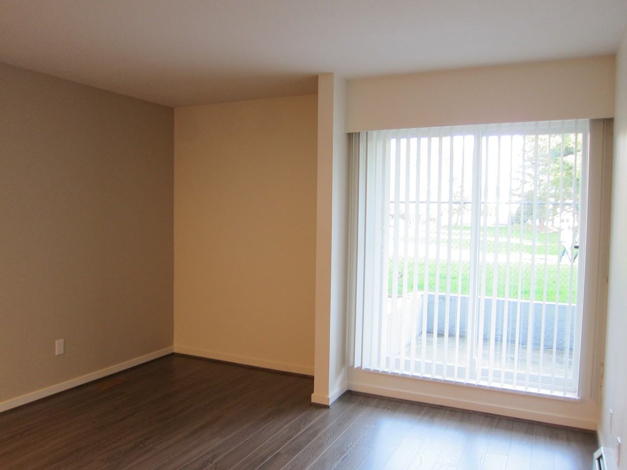 11815 89A Avenue - Photo 3 of 7