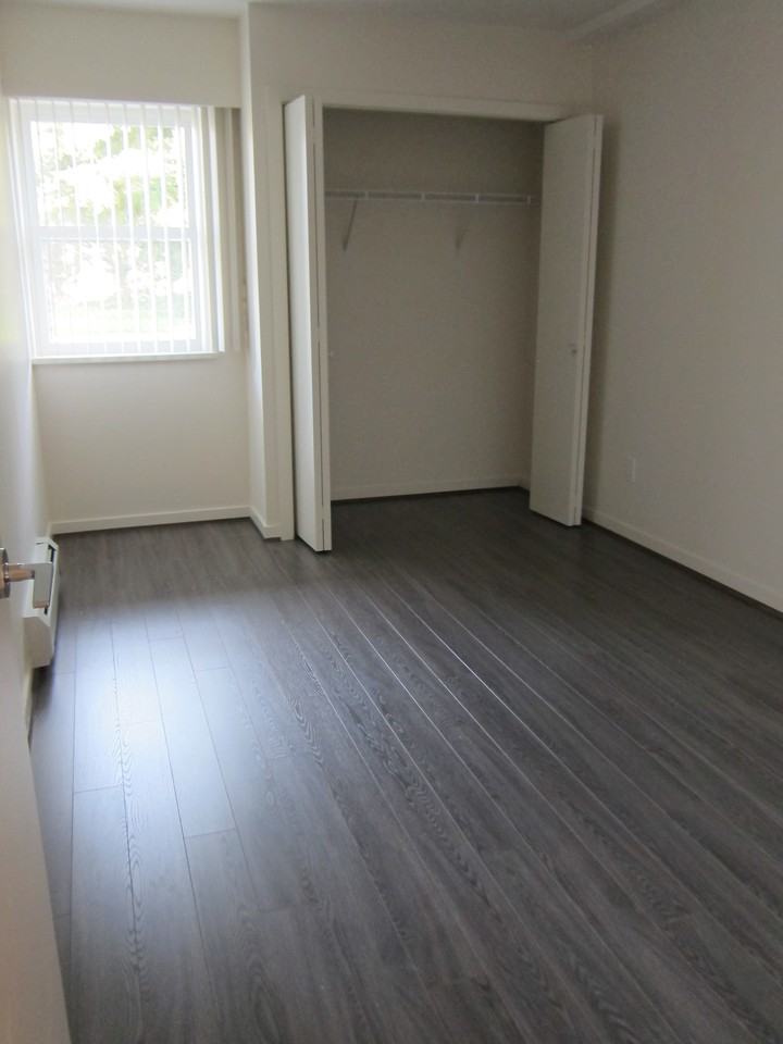 11815 89A Avenue - Photo 5 of 7