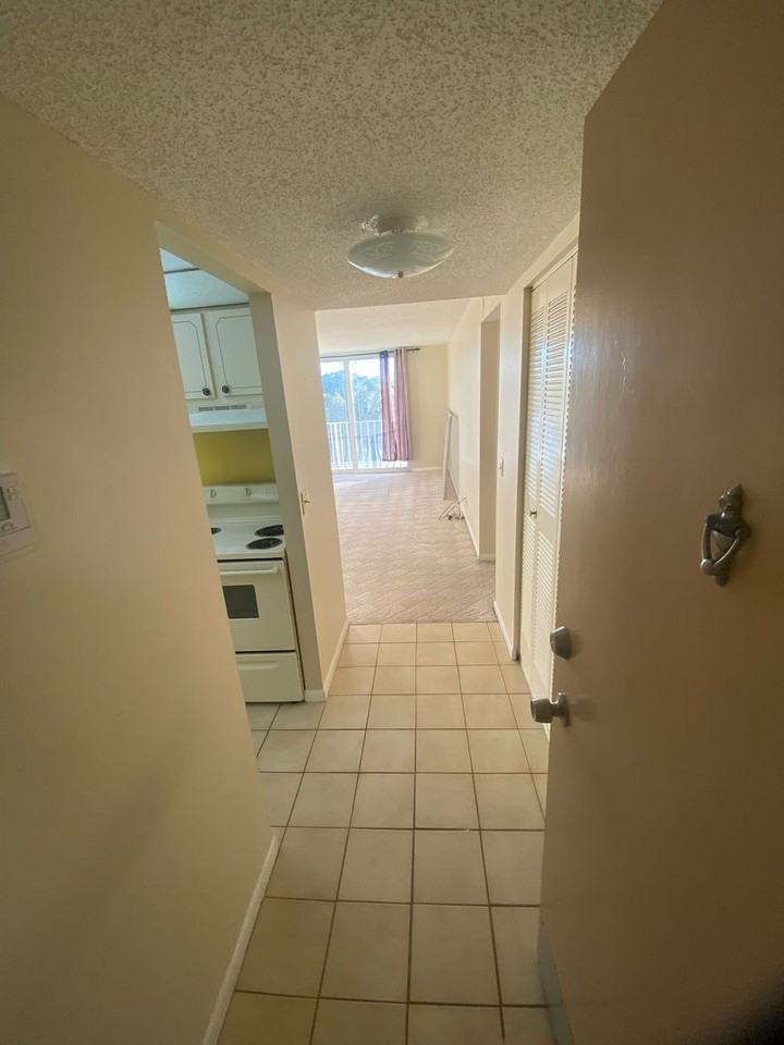 480 Executive Center Dr #K - Photo 4 of 8