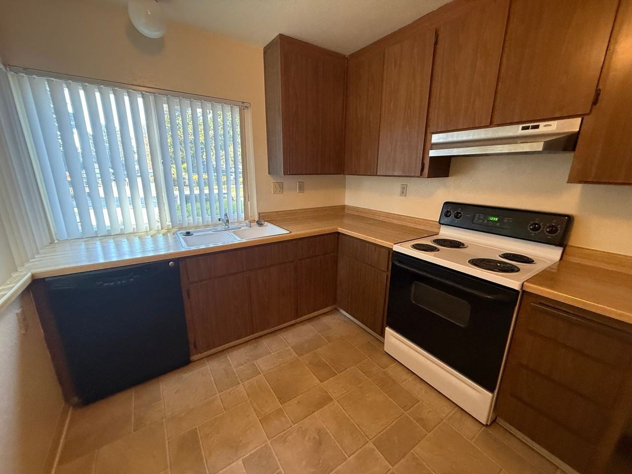 46842 Fernald St - Photo 2 of 20