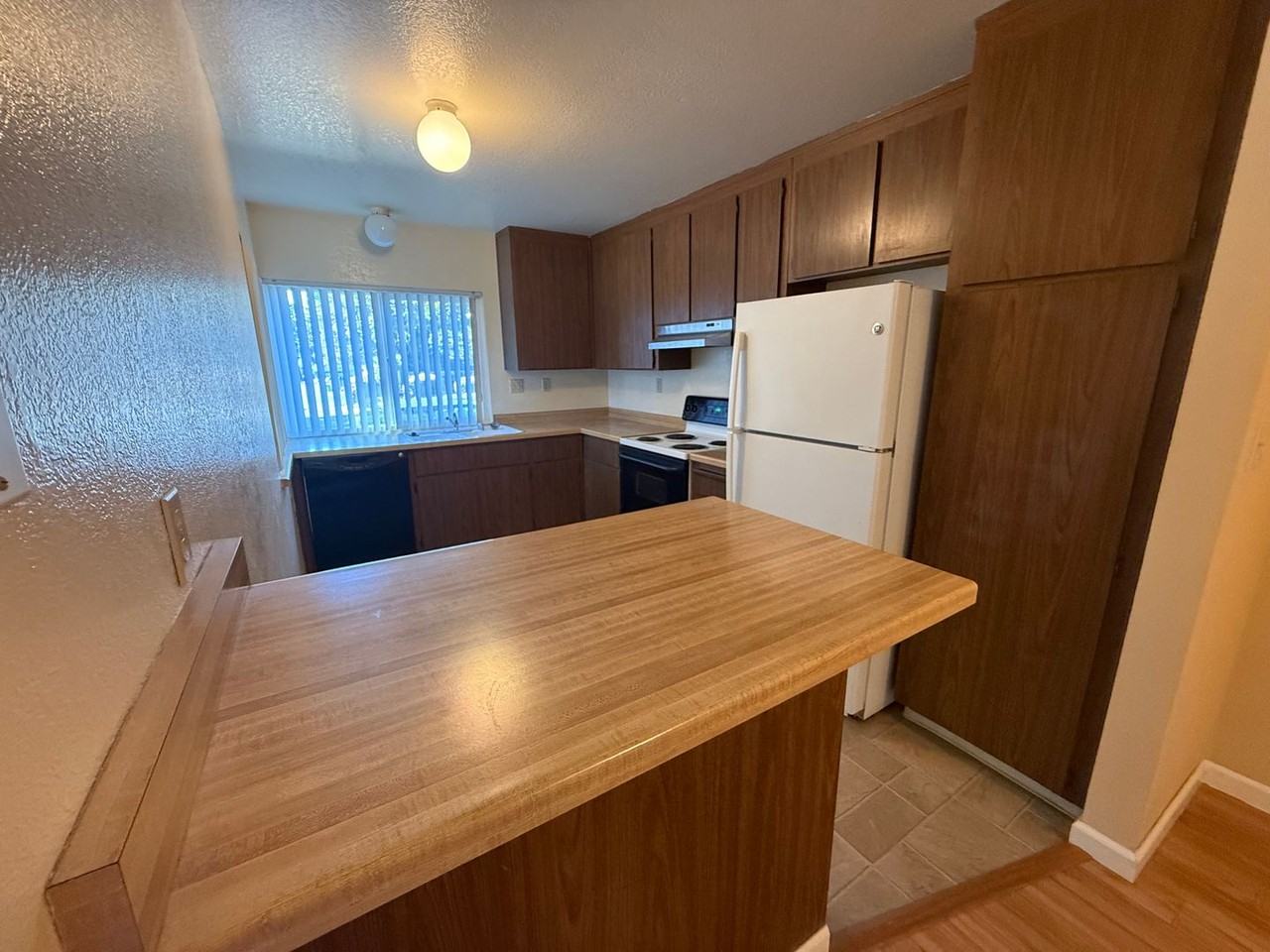 46842 Fernald St - Photo 3 of 20