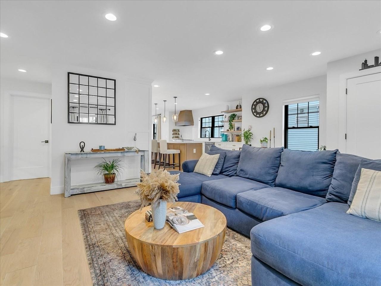 23 Princeton St - Photo 4 of 18