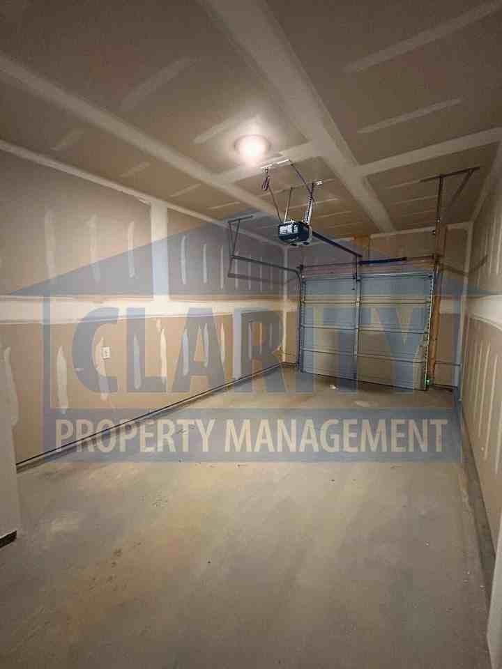 4212 Belcourt Ln Ne - Photo 4 of 24