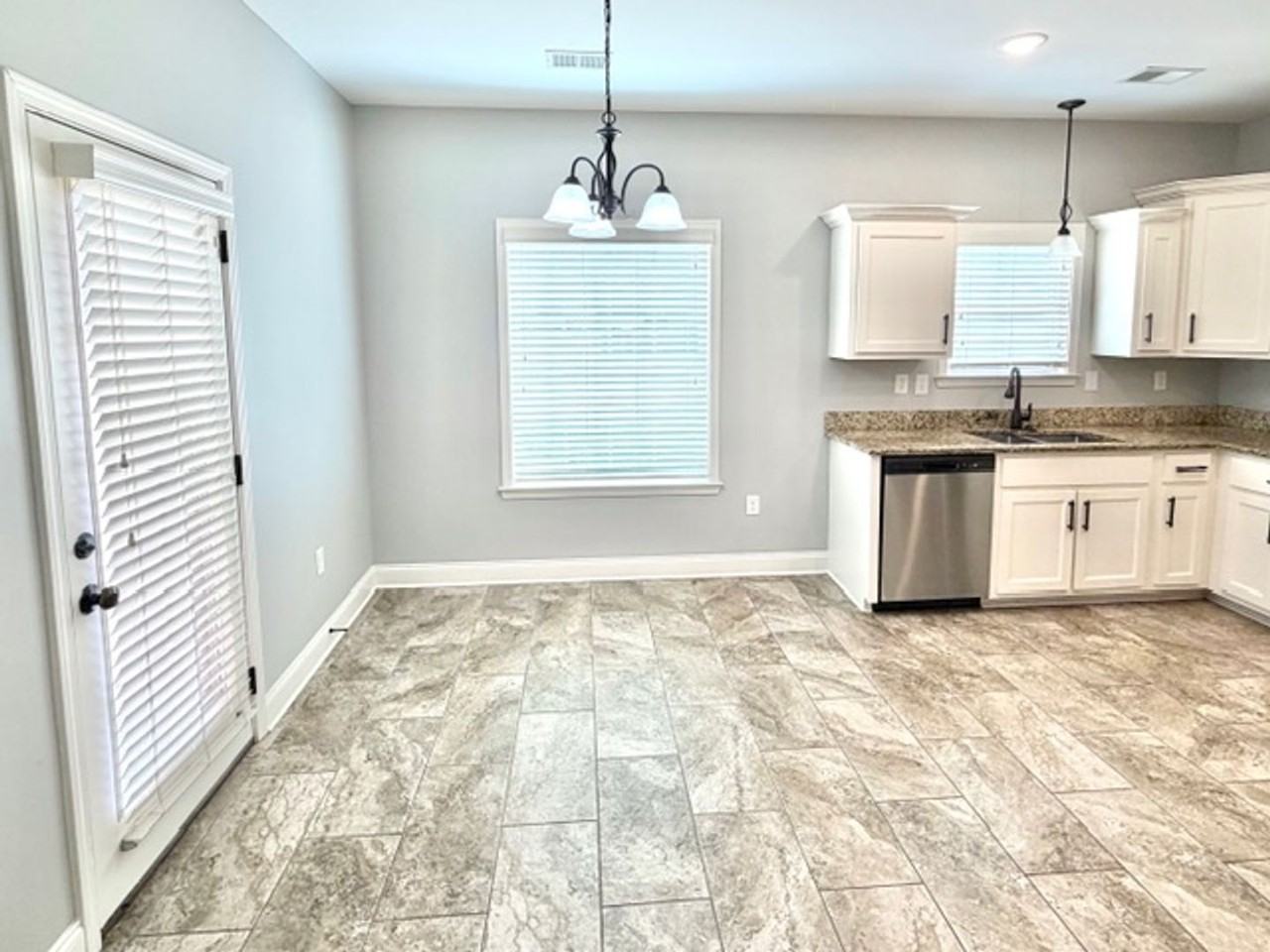 5378 Riverstone Dr - Photo 7 of 14