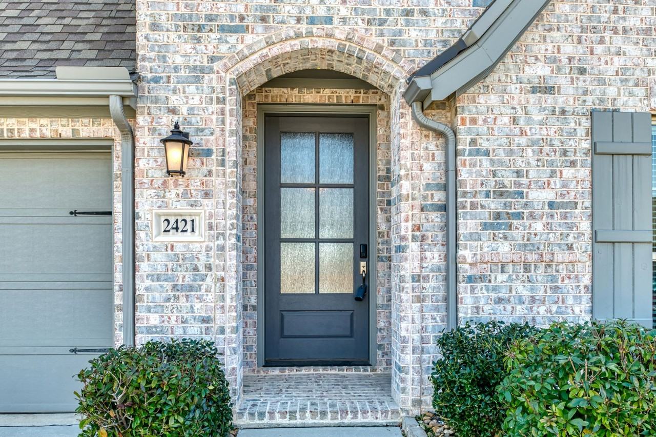 2421 Stella Ln - Photo 3 of 33