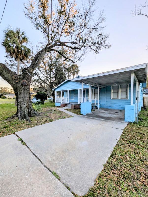 718 Pecan Ave - Photo 2 of 13