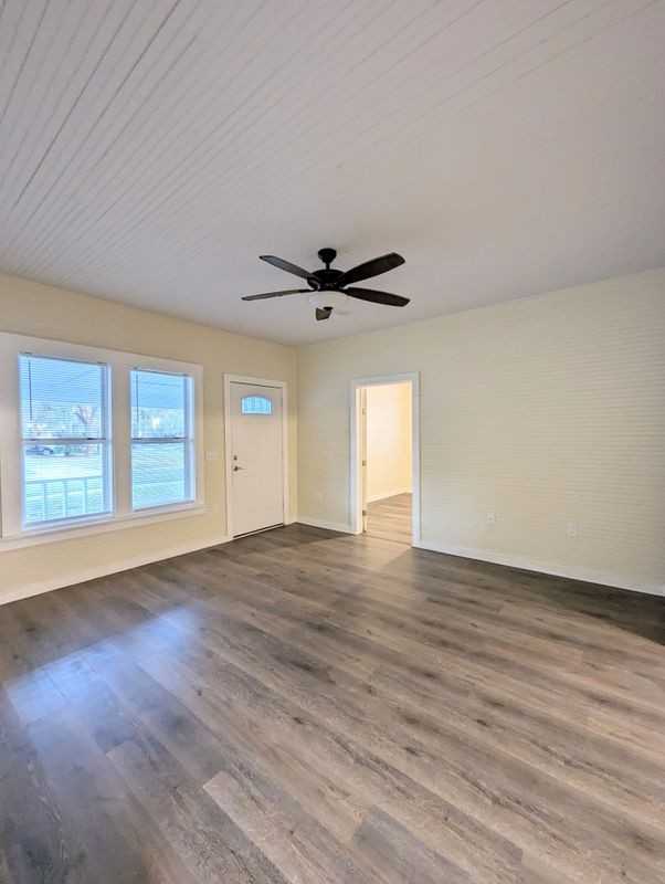 718 Pecan Ave - Photo 4 of 13