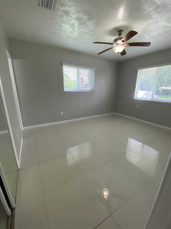 299 Ne 112th St - Photo 6 of 11