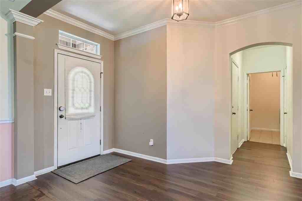 1504 Weatherford Dr - Photo 4 of 27