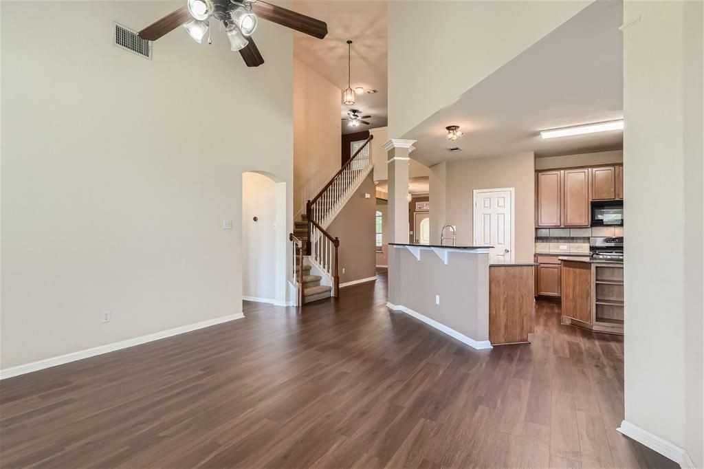 1504 Weatherford Dr - Photo 5 of 27