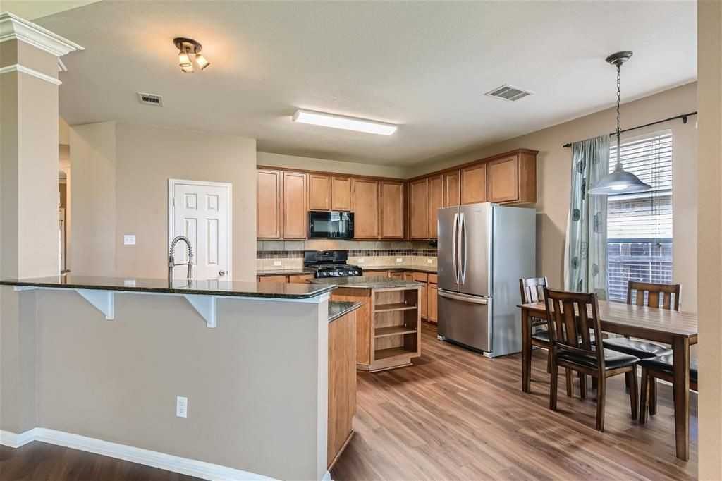 1504 Weatherford Dr - Photo 7 of 27