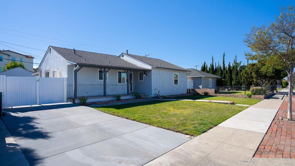 1624 E Cedar St - Photo 2 of 9