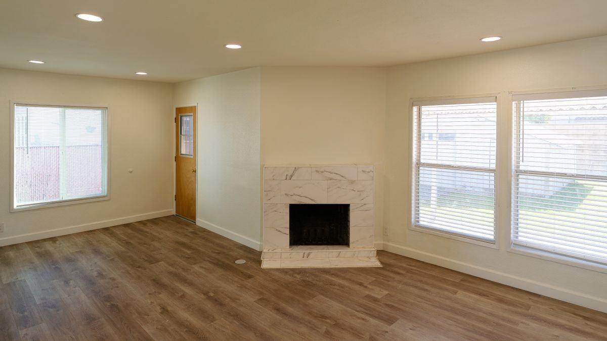 1624 E Cedar St - Photo 4 of 9