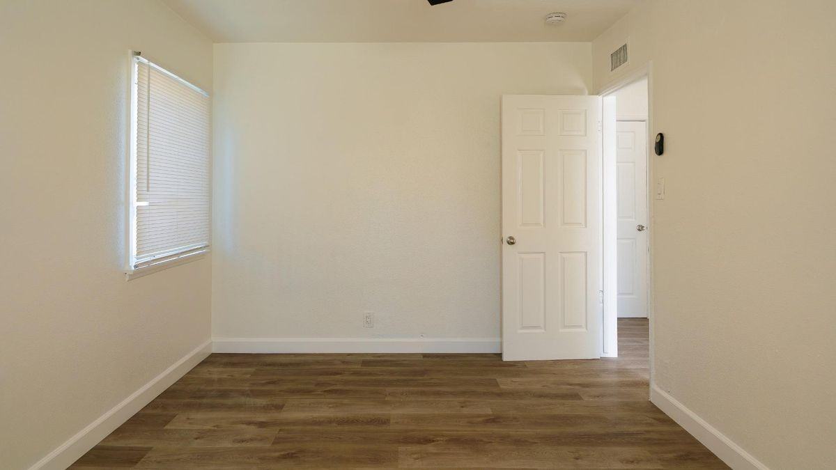 1624 E Cedar St - Photo 6 of 9