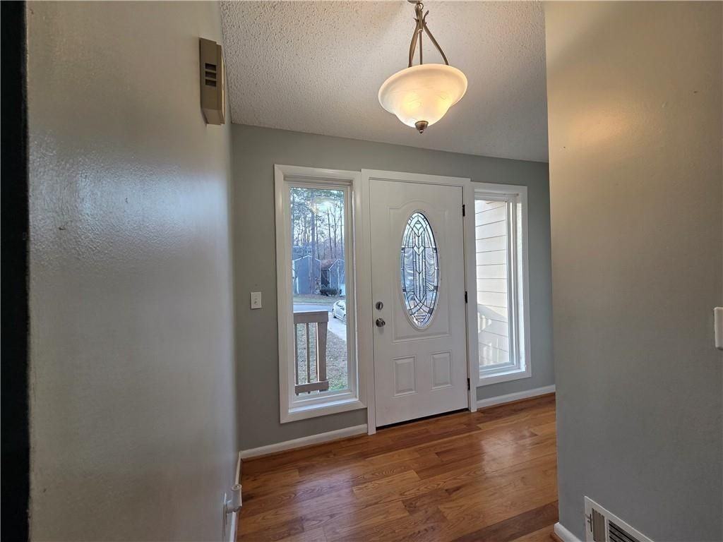 3288 Timber Bluff Dr Ne - Photo 3 of 13