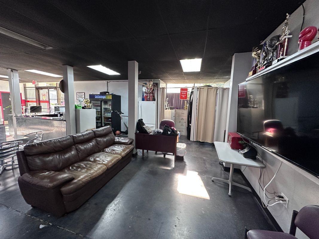 3500 21st St - Photo 6 of 16