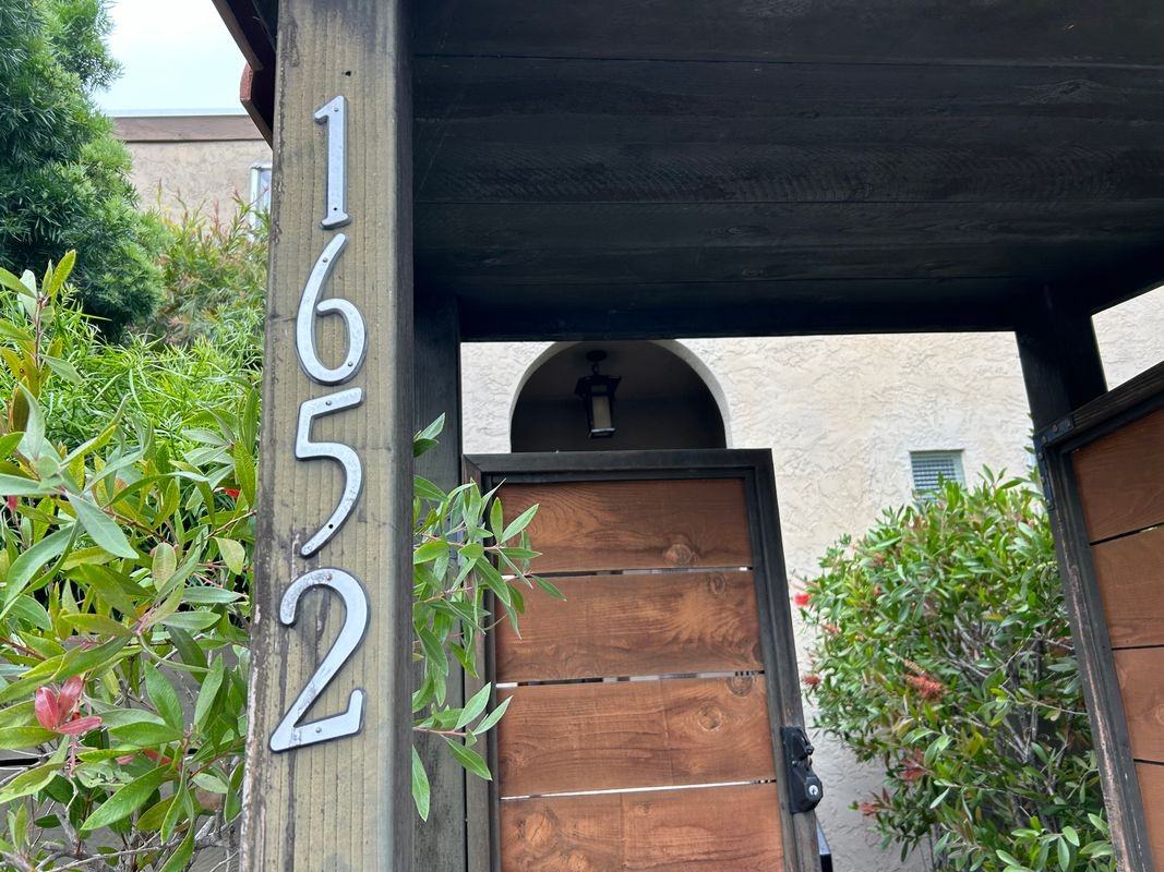 1652 Sunset Cliffs Blvd - Photo 2 of 16