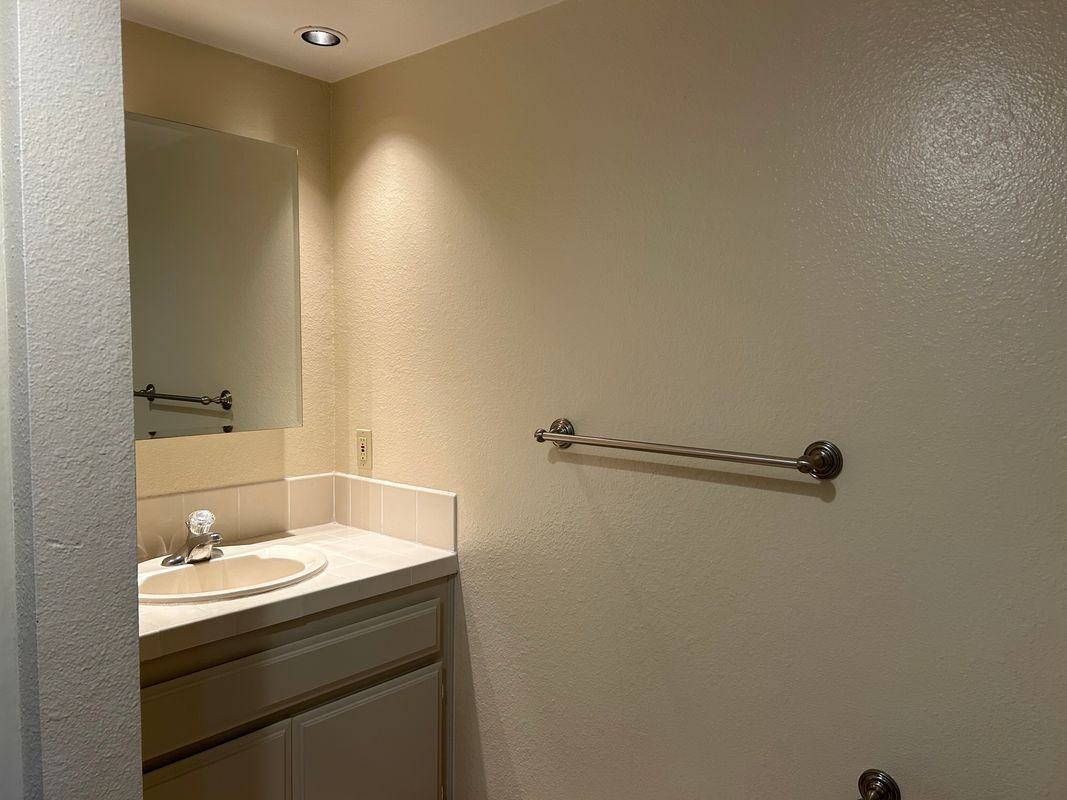 1652 Sunset Cliffs Blvd - Photo 5 of 16