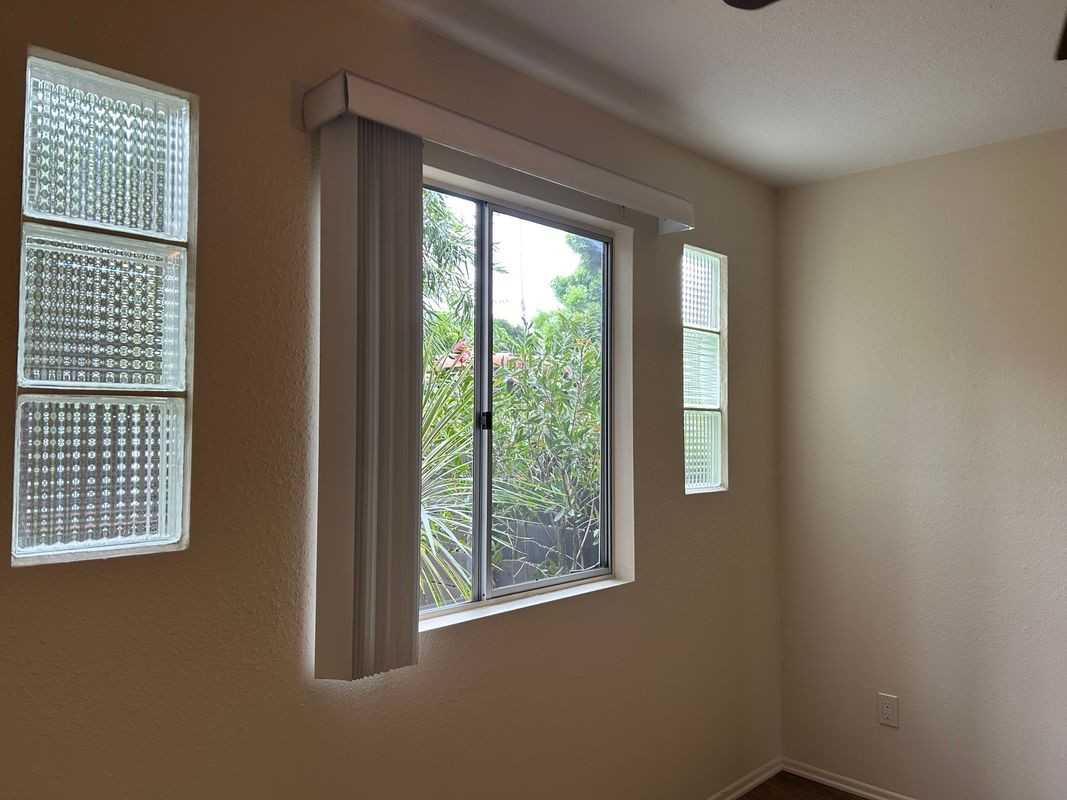 1652 Sunset Cliffs Blvd - Photo 7 of 16