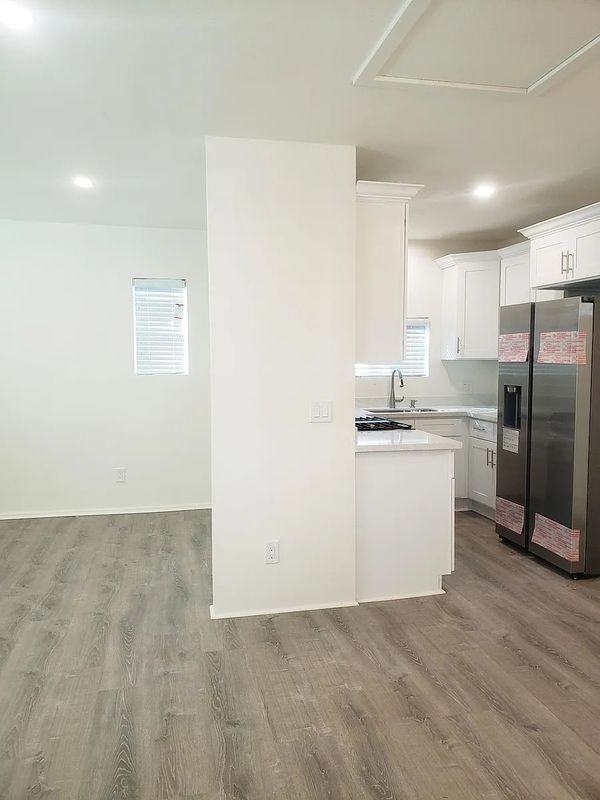 4943 Rosemont Ave - Photo 6 of 17