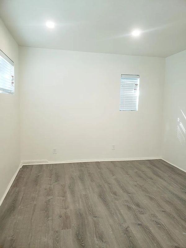 4943 Rosemont Ave - Photo 7 of 17