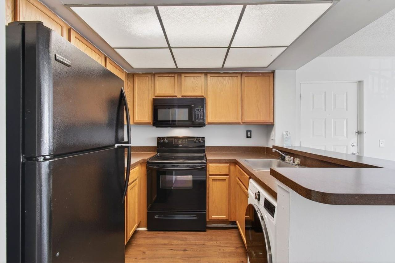 708 Executive Center Dr #24