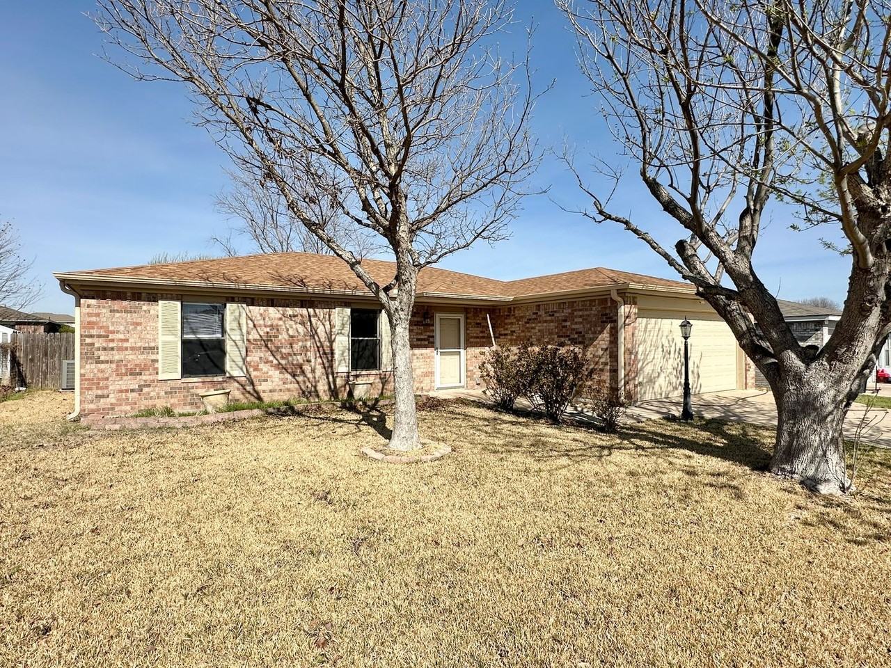 305 Eric Dr - Photo 2 of 2