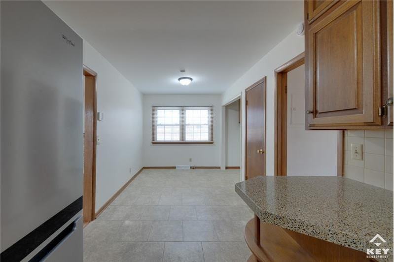 6402 E 11th St N - Photo 4 of 24