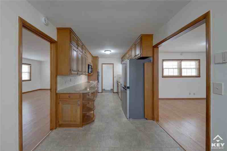 6402 E 11th St N - Photo 6 of 24