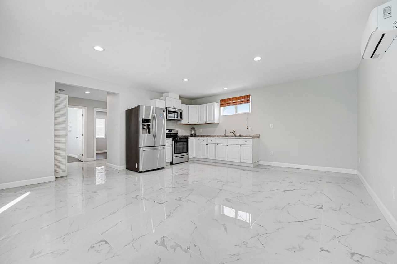 10310 Montgomery Ave - Photo 2 of 10