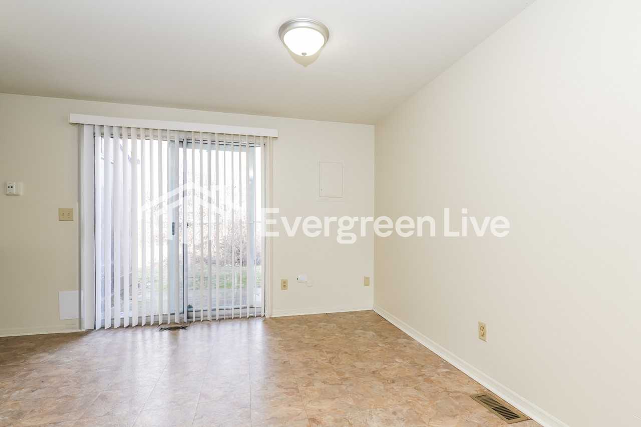 7608 Mount Whitney St - Photo 6 of 15