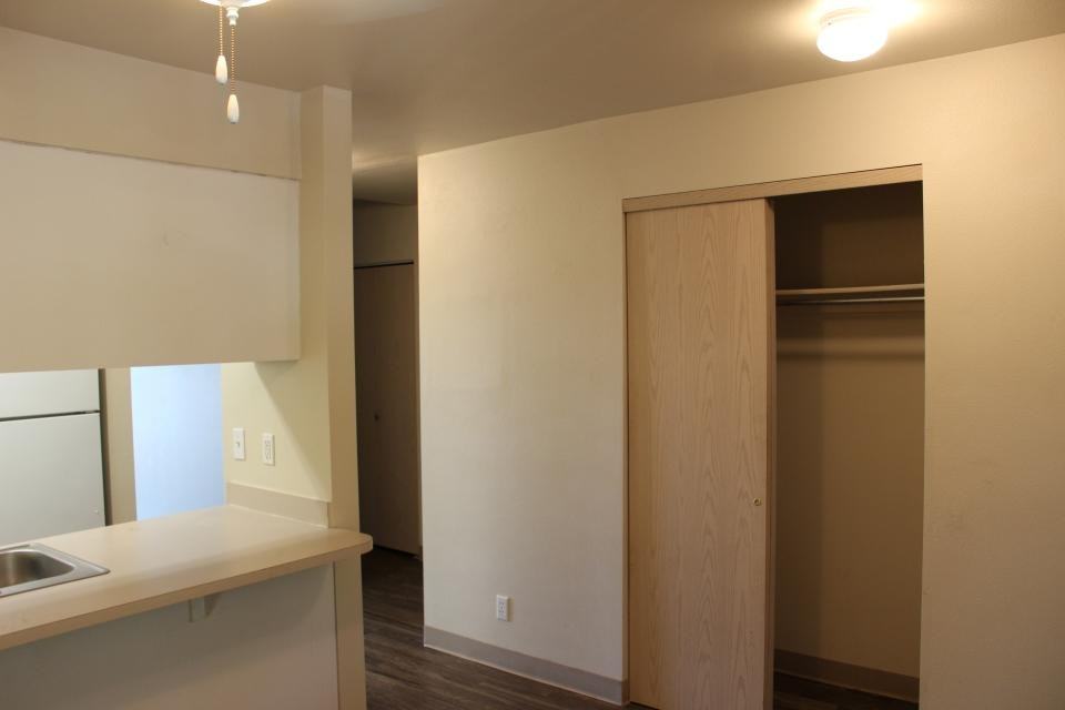 1875 White Ave - Photo 7 of 10