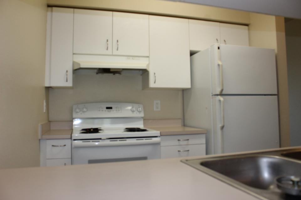 1875 White Ave - Photo 6 of 9