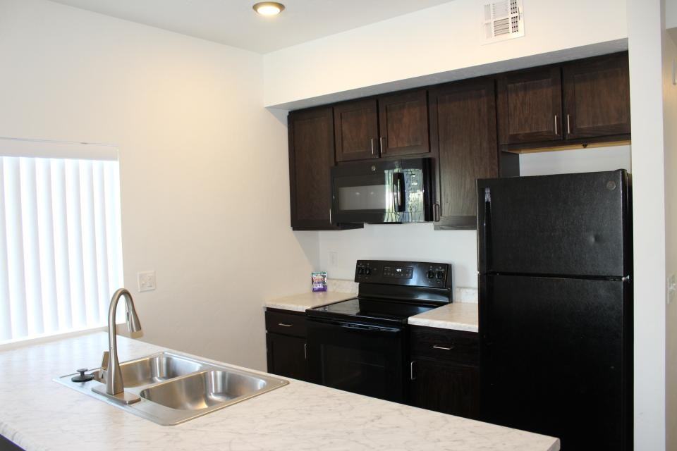 3921 E Comstock Ave - Photo 4 of 4