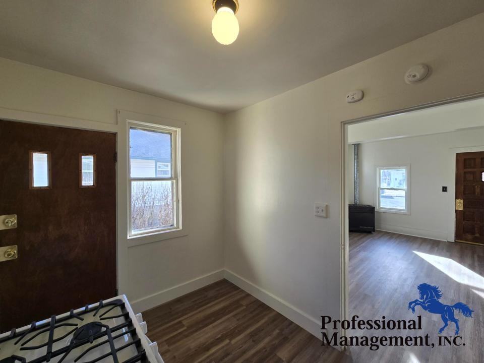 25 Alderson Ave #4 - Photo 2 of 8