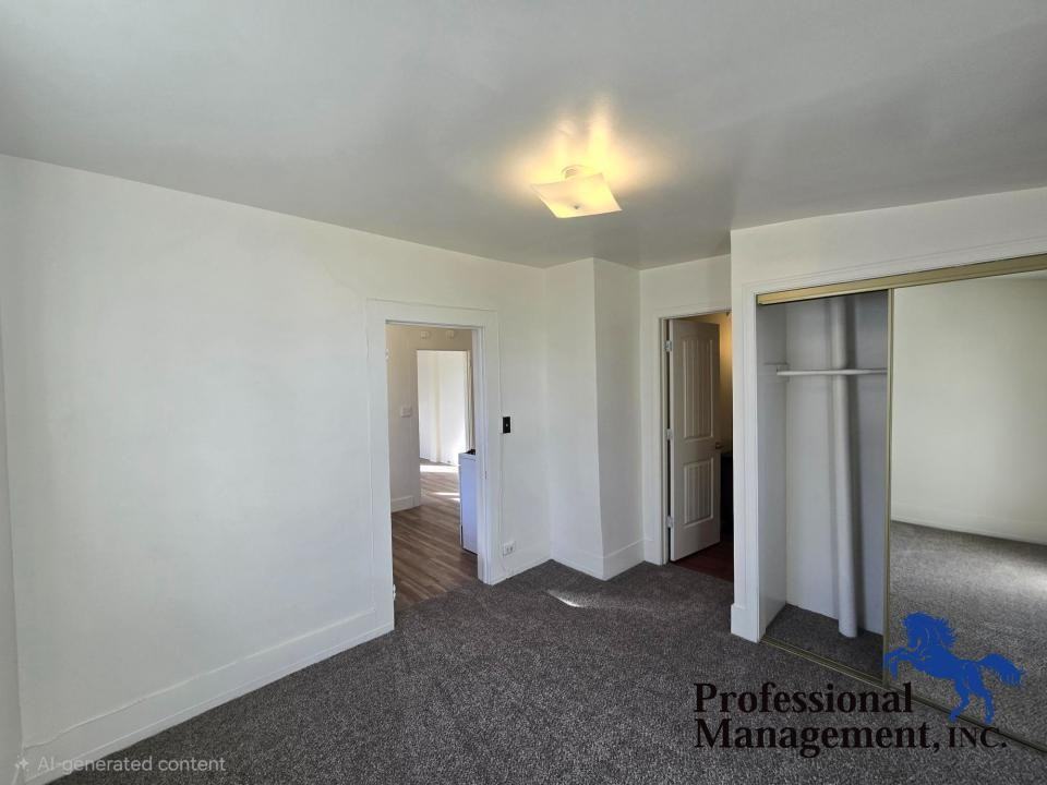 25 Alderson Ave #4 - Photo 7 of 8