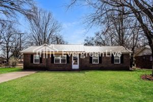 featured image of 501 Westwood Dr Sw