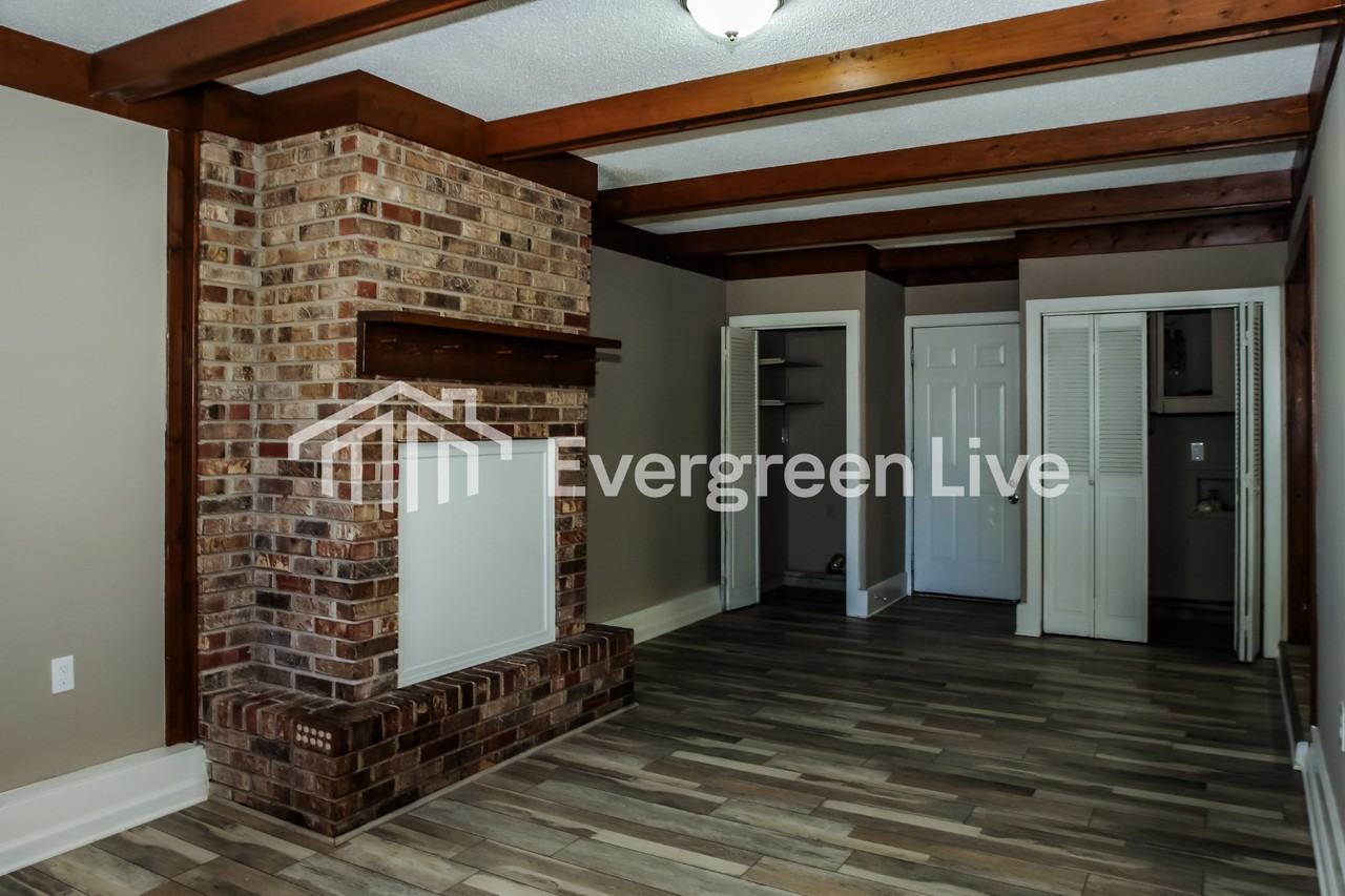 501 Westwood Dr Sw - Photo 3 of 15