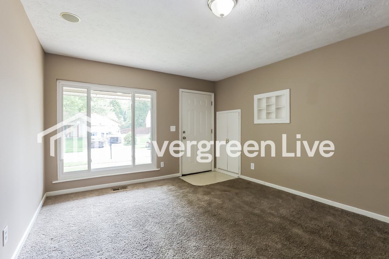 5717 Winship Dr - Photo 3 of 15