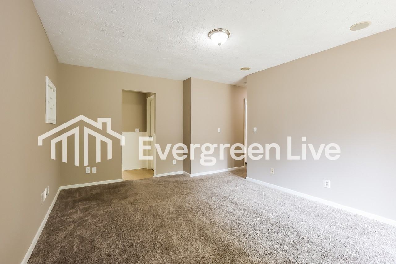 5717 Winship Dr - Photo 4 of 15