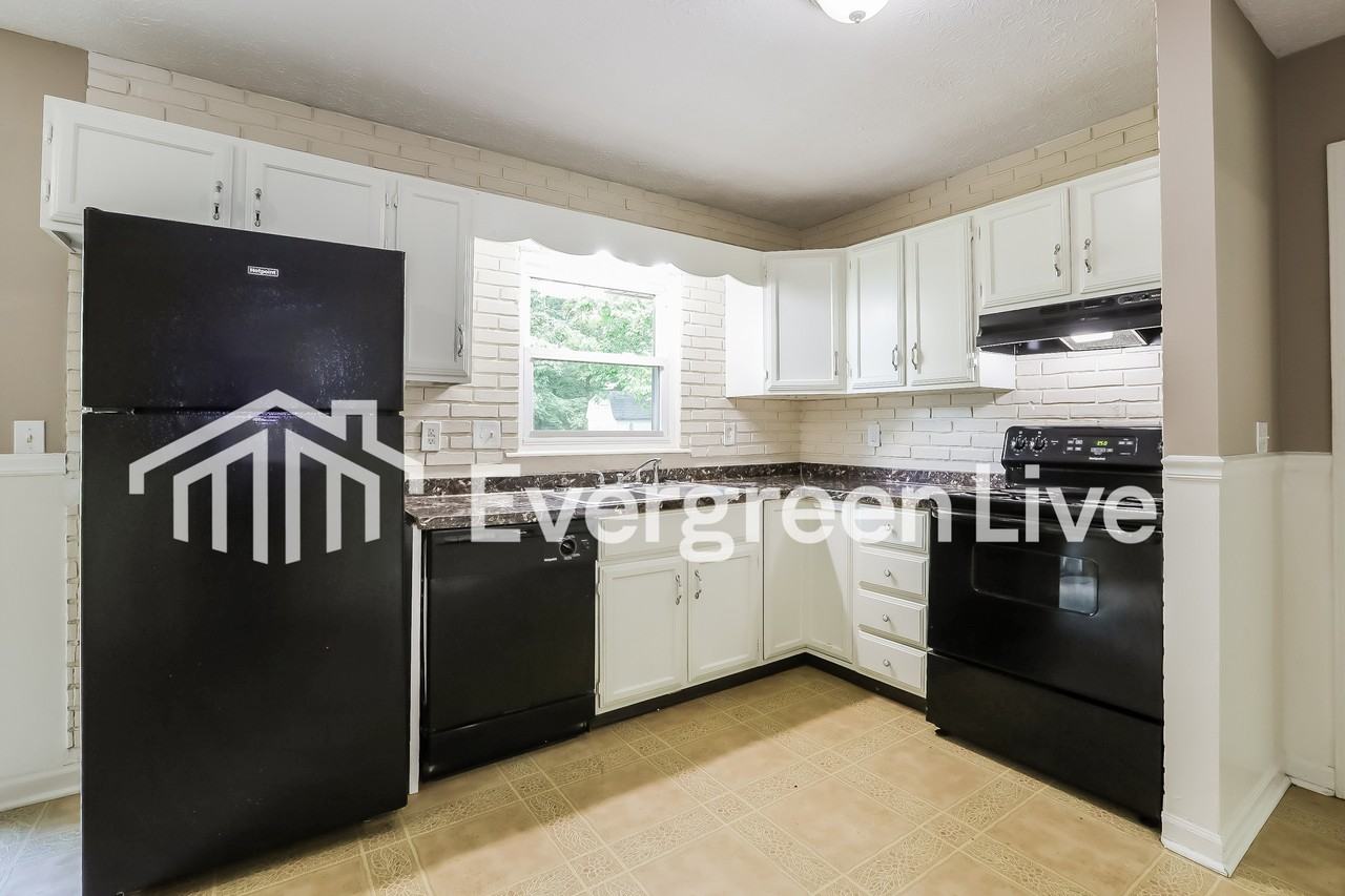 5717 Winship Dr - Photo 5 of 15