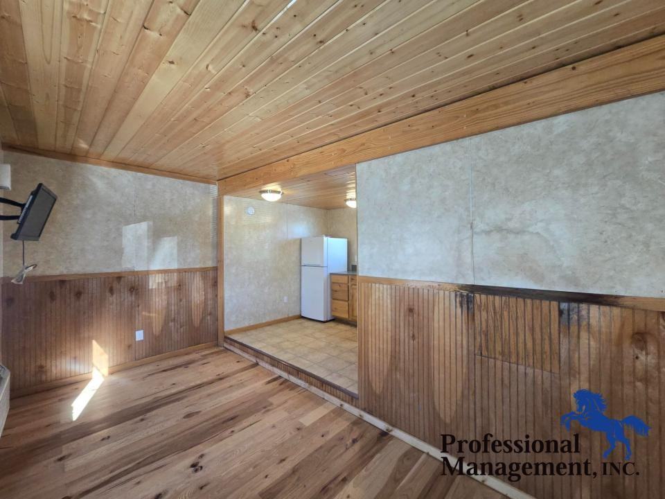 1709 1/2 Plateau Rd - Photo 4 of 10