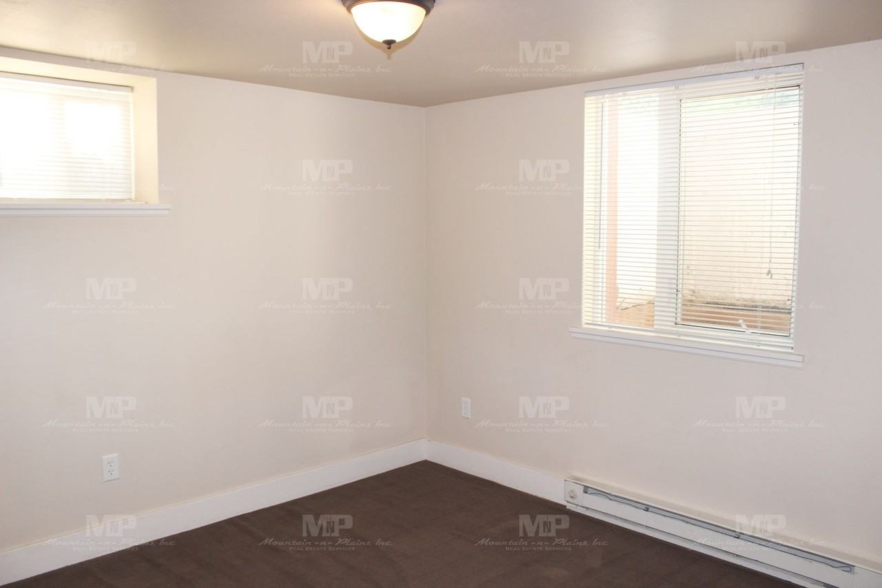 511 1/2 S Grant Ave - Photo 5 of 12