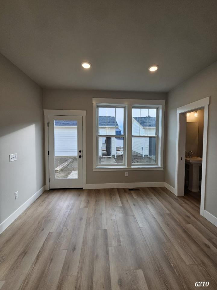 6210 Rosemary Rd - Photo 5 of 9