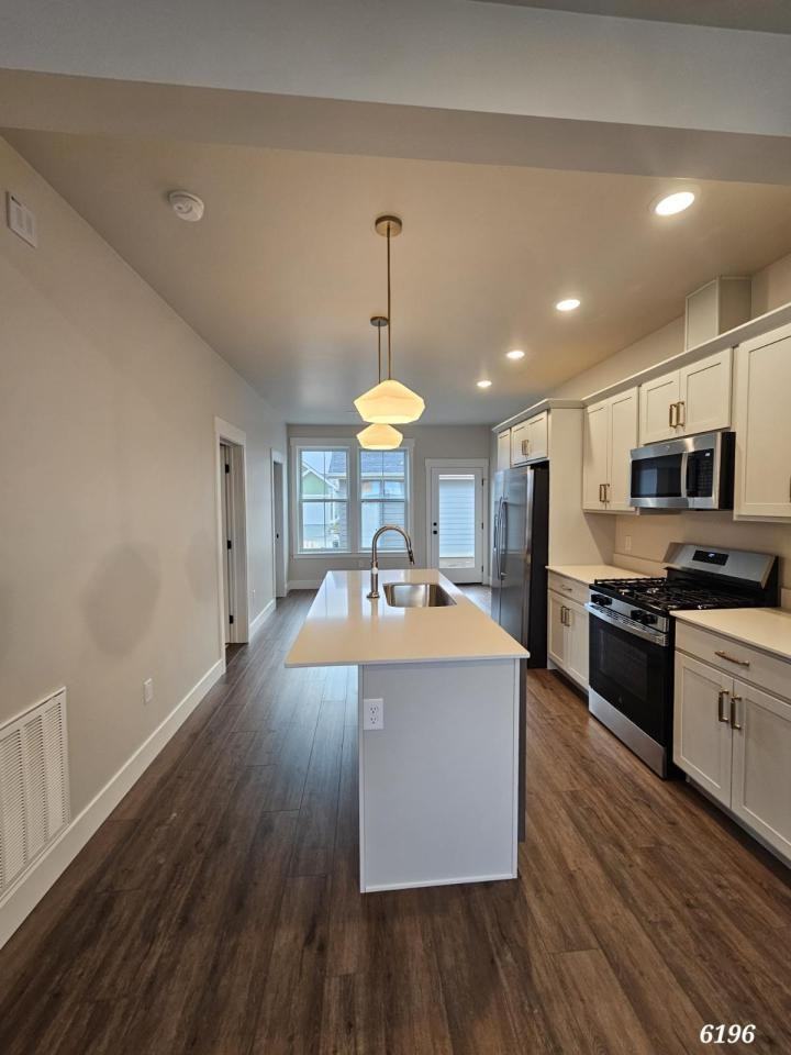 6196 Rosemary Rd - Photo 4 of 9