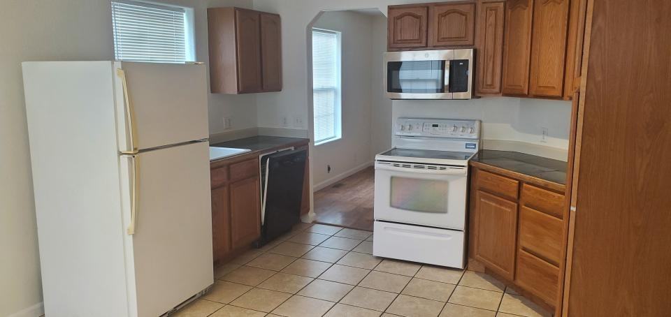 2005 8th Ave N - Photo 2 of 10