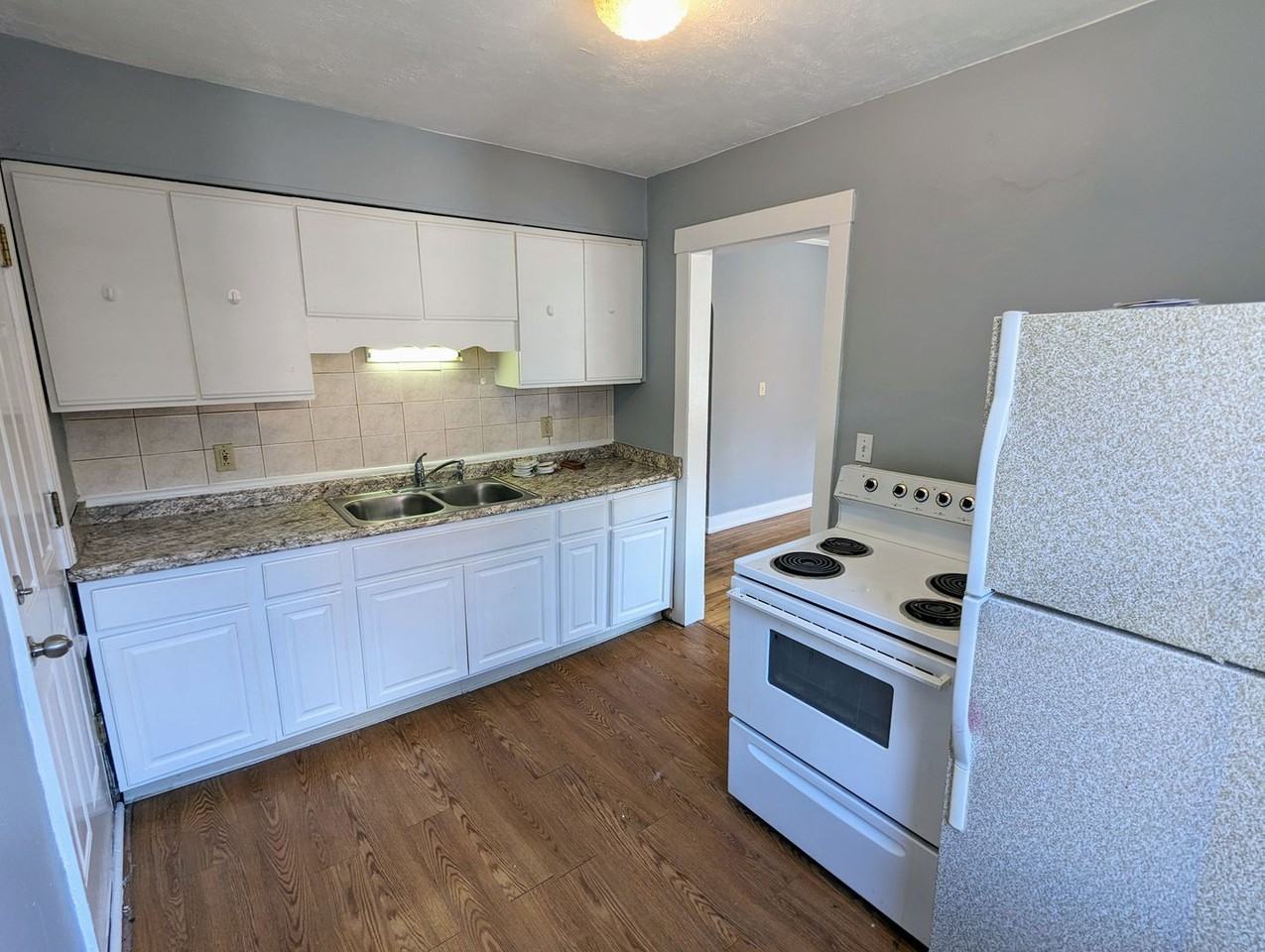 bay3854 - Photo 2 of 15