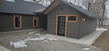 featured image of 814 W 7th St