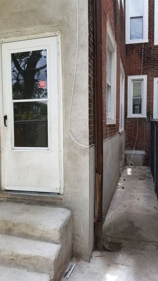 2413 N 24th St - Photo 4 of 20