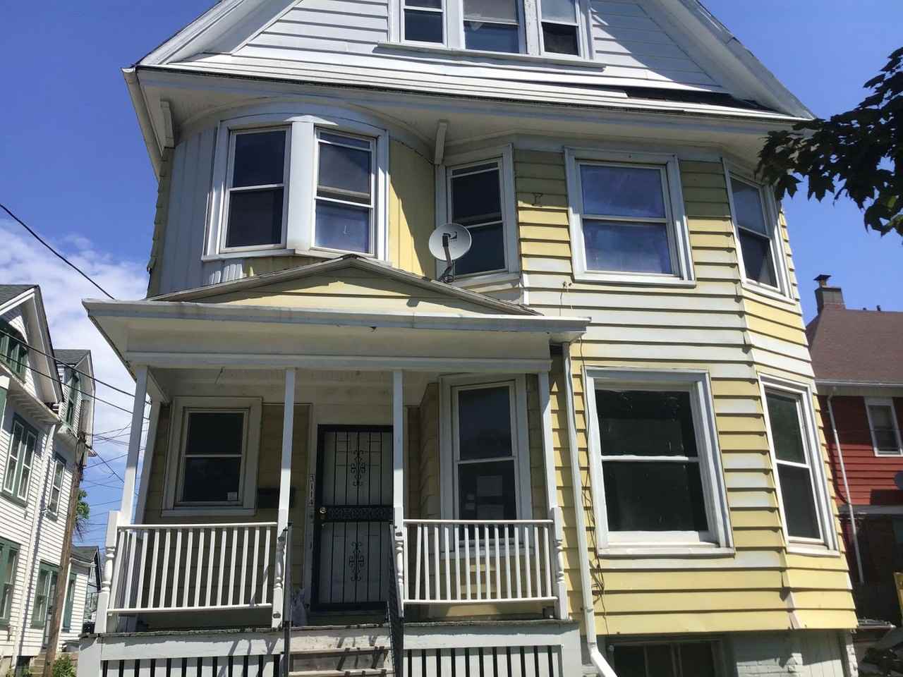 3114 W Clybourn St - Photo 2 of 14